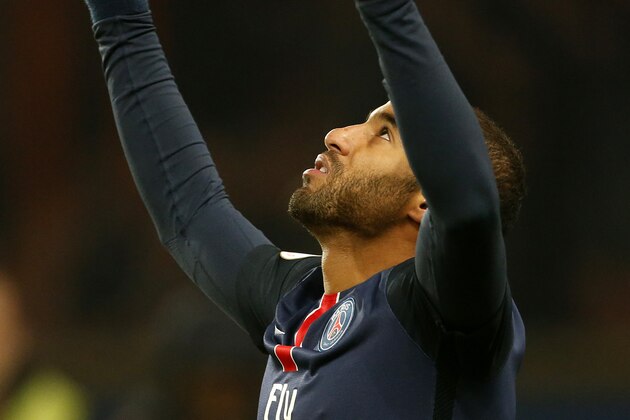 PARIS, FRANCE - DECEMBER 13: Lucas Moura of PSG celebrates his goal during the French Ligue 1 match between Paris Saint-Germain (PSG) and Olympique Lyonnais (OL) at Parc des Princes stadium on December 13, 2015 in Paris, France. (Photo by Jean Catuffe/Getty Images)