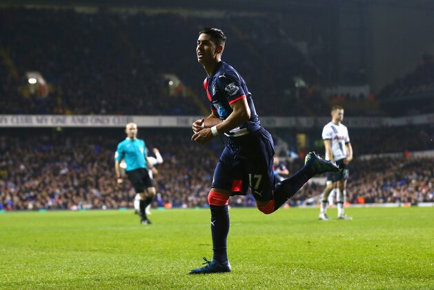 LONDON, ENGLAND - DECEMBER 13:  Ayoze Perez of Newcastle United celebrates as he scores their second goal during the Barclays Premier League match between Tottenham Hotspur and Newcastle United at White Hart Lane on December 13, 2015 in London, England.  (Photo by Steve Bardens/Getty Images)