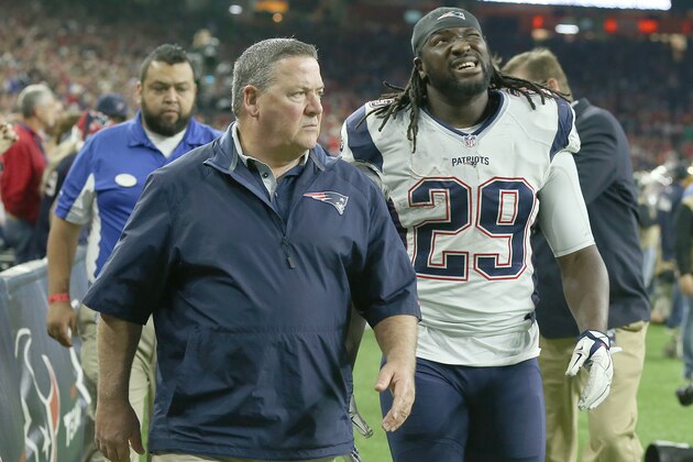 HOUSTON, TX - DECEMBER 13: An injured LeGarrette Blount #29 of the New England Patriots walks toward the locker room while the Patriots play the Houston Texans in the second quarter on December 13, 2015 at NRG Stadium in Houston, Texas. (Photo by Scott Halleran/Getty Images)