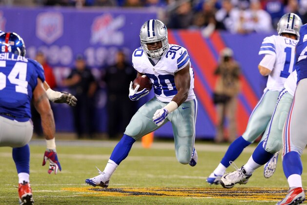 Dallas Cowboys running back Christine Michael #30 runs against the New York Giants during an NFL game at MetLife Stadium in East Rutherford, N.J. on Sunday, Oct. 25, 2015. (AP Photo/Brad Penner)