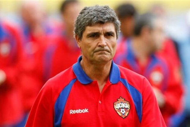 FC CSKA Moscow head coach Juande Ramos reacts during a Russian Premier League soccer match between CSKA, Moscow and FC Krylya Sovetov, Samara, at the Luzhniki Stadium in Moscow on Saturday, Sept. 12, 2009. (AP Photo/Alexander Wilf)