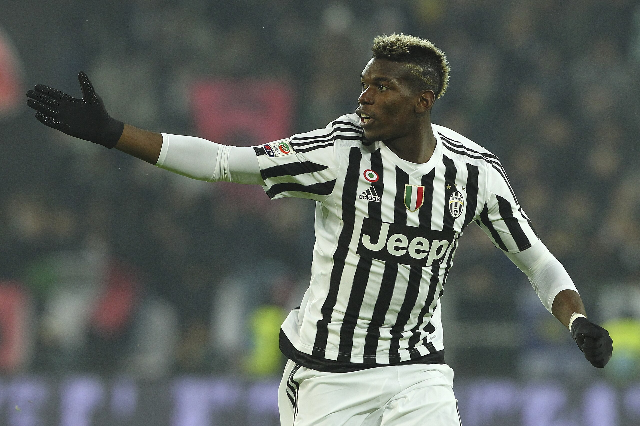 TURIN, ITALY - DECEMBER 13: Paul Pogba of Juventus FC gestures during the Serie A match betweeen Juventus FC and ACF Fiorentina at Juventus Arena on December 13, 2015 in Turin, Italy. (Photo by Marco Luzzani/Getty Images) TURIN, ITALY - DECEMBER 13: Paul Pogba of Juventus FC gestures during the Serie A match betweeen Juventus FC and ACF Fiorentina at Juventus Arena on December 13, 2015 in Turin, Italy. (Photo by Marco Luzzani/Getty Images)