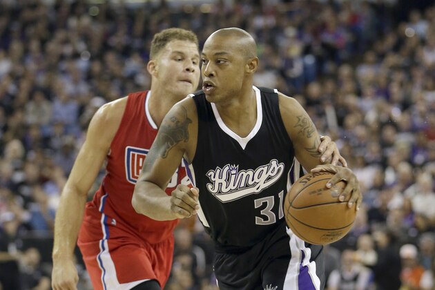 Sacramento Kings forward Caron Butler, right, drives against Los Angeles Clippers forward Blake Griffin during the second half of an NBA basketball game in Sacramento, Calif., Wednesday, Oct. 28, 2015.  The Clippers won 111-104.(AP Photo/Rich Pedroncelli)