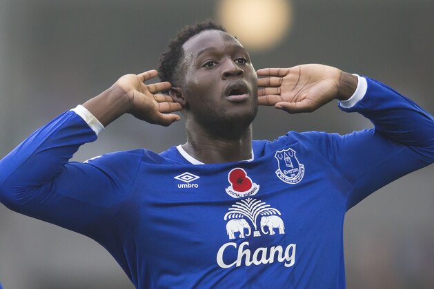 Everton's Romelu Lukaku celebrates after scoring during the English Premier League soccer match between Everton and Sunderland at Goodison Park Stadium, Liverpool, England, Sunday Nov.1,  2015. (AP Photo/Jon Super)