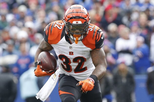 Cincinnati Bengals running back Jeremy Hill (32) runs against the Buffalo Bills during the first half of an NFL football game on Sunday, Oct. 18, 2015, in Orchard Park, N.Y. (AP Photo/Bill Wippert)