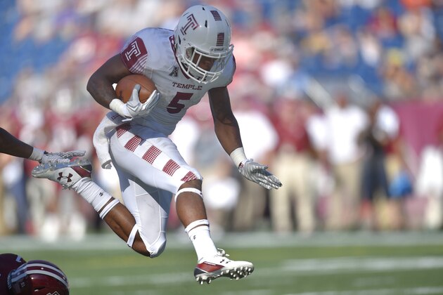 Temple running back Jahad Thomas (5) runs toward the end zone for a touch down in the first half of an NCAA college football game at Gillette Stadium in Foxborough, Mass.,  Saturday, Sept. 19, 2015. (AP Photo/Gretchen Ertl)
