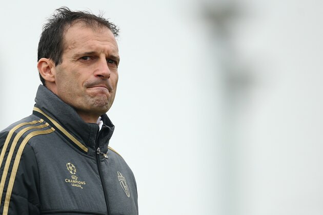 Juventus' coach Massimiliano Allegri takes part in a training session on the eve of the UEFA Champions League football match FC Sevilla Vs Juventus on December 7, 2015 at the 'Juventus Training Center ' in Vinovo, near Turin.   / AFP / MARCO BERTORELLO        (Photo credit should read MARCO BERTORELLO/AFP/Getty Images)