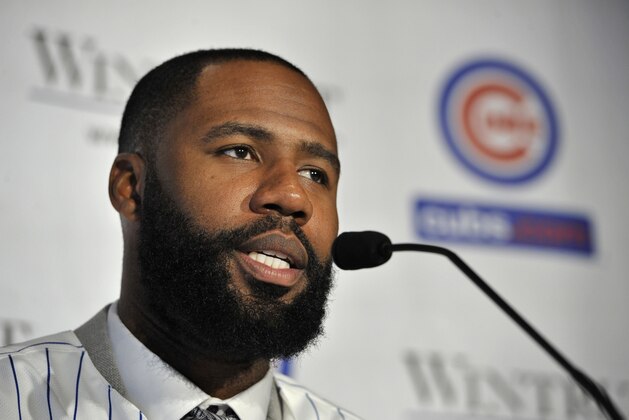 Newly acquired outfielder Jason Heyward speaks to the media during a news conference,Tuesday, Dec. 15, 2015, in Chicago. The Chicago Cubs finalized their $184 million, eight-year contract with free agent outfielder Jason Heyward on Tuesday, adding a three-time Gold Glove winner in their continuing makeover to build a World Series contender. (AP Photo/Paul Beaty)