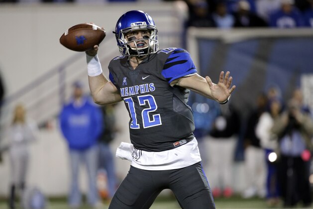 Memphis quarterback Paxton Lynch plays against Navy in the first half of an NCAA college football game Saturday, Nov. 7, 2015, in Memphis, Tenn. (AP Photo/Mark Humphrey)