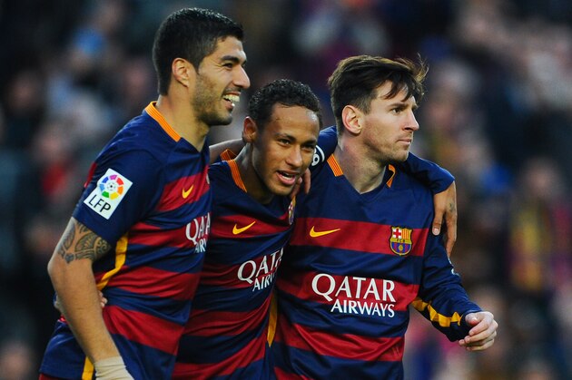 BARCELONA, SPAIN - NOVEMBER 28:  Neymar (C) of FC Barcelona celebrates with his teammates Luis Suarez (L) and Lionel Messi of FC Barcelonaa after scoring his team's third goal of FC Barcelonaduring the La Liga match between FC Barcelona and Real Sociedad de Futbol at Camp Nou on November 28, 2015 in Barcelona, Spain.  (Photo by David Ramos/Getty Images)