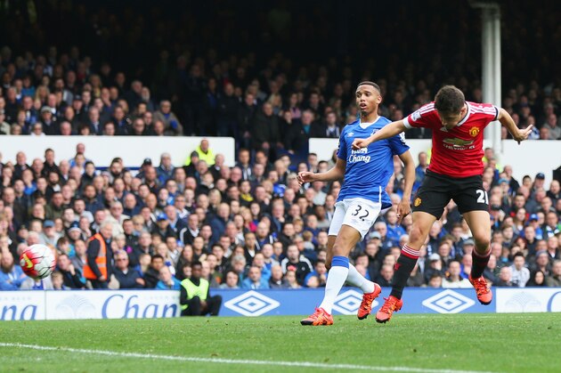 LIVERPOOL, ENGLAND - OCTOBER 17:  Ander Herrera of Manchester United scores his team's second goal during the Barclays Premier League match between Everton and Manchester United at Goodison Park on October 17, 2015 in Liverpool, England.  (Photo by Chris Brunskill/Getty Images)