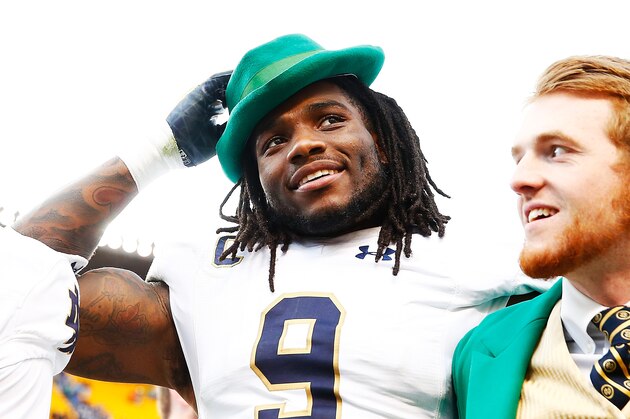 PITTSBURGH, PA - NOVEMBER 07:  Jaylon Smith #9 of the Notre Dame Fighting Irish celebrates by wearing the hat of team mascot, Lucky The Leprechaun, following their 42-30 win against the Pittsburgh Panthers at Heinz Field on November 7, 2015 in Pittsburgh, Pennsylvania.  (Photo by Jared Wickerham/Getty Images)
