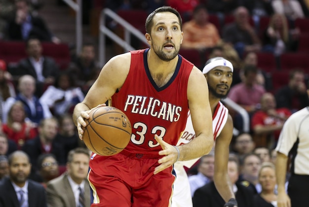 Dec 2, 2015; Houston, TX, USA; New Orleans Pelicans forward Ryan Anderson (33) drives the ball during the fourth quarter against the Houston Rockets at Toyota Center. The Rockets defeated the Pelicans 108-101. Mandatory Credit: Troy Taormina-USA TODAY Sports