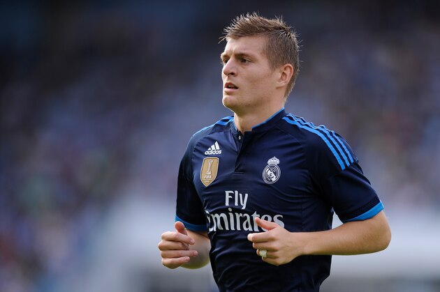 VIGO, SPAIN - OCTOBER 24: Toni Kroos of Real Madrid looks on during the La Liga match between Celta Vigo and Real Madrid at Estadio Balaidos on October 24, 2015 in Vigo, Spain.  (Photo by Denis Doyle/Getty Images)