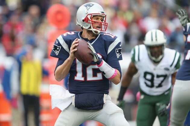 FOXBORO, MA - OCTOBER 25:  Quarterback Tom Brady #12 of the New England Patriots passes the ball against the New York Jets at Gillette Stadium on October 25, 2015 in Foxboro, Massachusetts.  (Photo by Al Pereira/Getty Images for New York Jets)