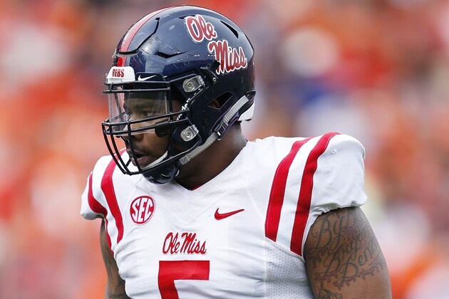 AUBURN, AL - OCTOBER 31: Robert Nkemdiche #5 of the Ole Miss Rebels in action during a game against the Auburn Tigers at Jordan-Hare Stadium on October 31, 2015 in Auburn, Alabama. Ole Miss defeated Auburn 27-19. (Photo by Joe Robbins/Getty Images)