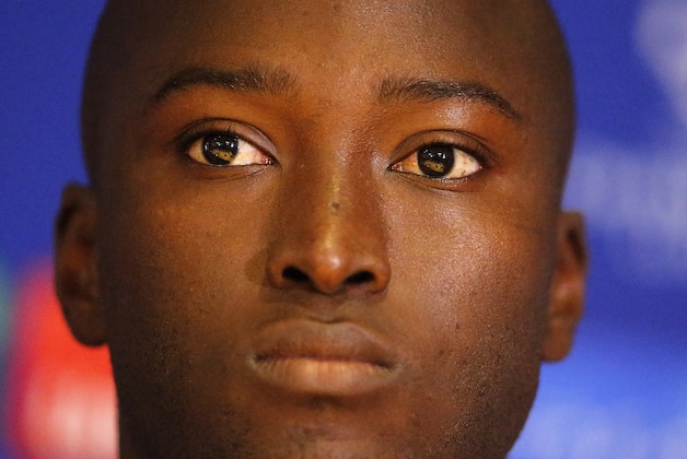 Porto's Danilo Pereira listens to journalists during a press conference one day ahead of the Champions League group G soccer match between Chelsea and FC Porto at Stamford Bridge stadium in London, Tuesday, Dec. 8, 2015. (AP Photo/Frank Augstein)