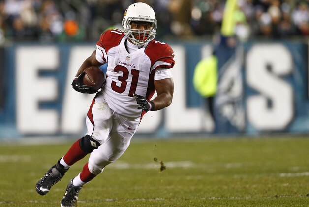 PHILADELPHIA, PA - DECEMBER 20:  David Johnson #31 of the Arizona Cardinals runs after he makes a first-down catch against the Philadelphia Eagles in the third quarter at Lincoln Financial Field on December 20, 2015 in Philadelphia, Pennsylvania.  (Photo by Rich Schultz/Getty Images)