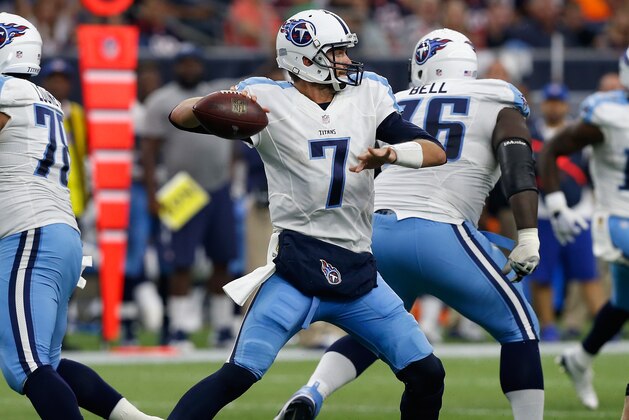 HOUSTON, TX - NOVEMBER 01:  Zach Mettenberger #7 of the Tennessee Titans looks for a receiver in the fourth quarter against the Houston Texans at NRG Stadium on November 1, 2015 in Houston, Texas.  (Photo by Bob Levey/Getty Images)