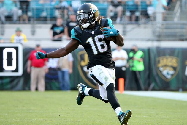 JACKSONVILLE, FL - DECEMBER 13:   Denard Robinson #16 of the Jacksonville Jaguars runs for yardage during the game against the Indianapolis Colts at EverBank Field on December 13, 2015 in Jacksonville, Florida.  (Photo by Sam Greenwood/Getty Images)
