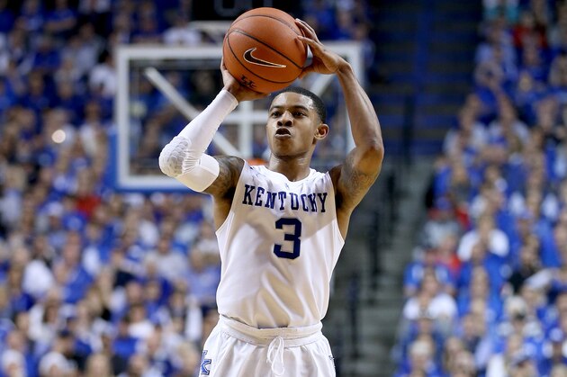 LEXINGTON, KY - DECEMBER 26:  Tyler Ulis #3 of the Kentucky Wildcats shoots the ball in the 75-73 win over the Louisville Cardinals at Rupp Arena on December 26, 2015 in Lexington, Kentucky.  (Photo by Andy Lyons/Getty Images)