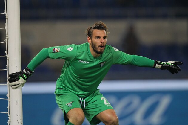 ROME, ITALY - DECEMBER 14: Federico Marchetti of SS Lazio in action during the Serie A match betweeen SS Lazio and UC Sampdoria at Stadio Olimpico on December 14, 2015 in Rome, Italy. (Photo by Paolo Bruno/Getty Images) ROME, ITALY - DECEMBER 14: Federico Marchetti of SS Lazio in action during the Serie A match betweeen SS Lazio and UC Sampdoria at Stadio Olimpico on December 14, 2015 in Rome, Italy. (Photo by Paolo Bruno/Getty Images)