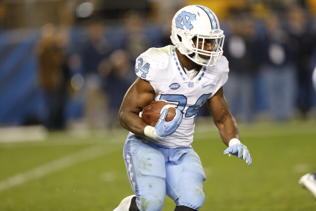 North Carolina running back Elijah Hood (34) plays in an NCAA college football game against Pittsburgh, Thursday, Oct. 29, 2015, in Pittsburgh. (AP Photo/Keith Srakocic)