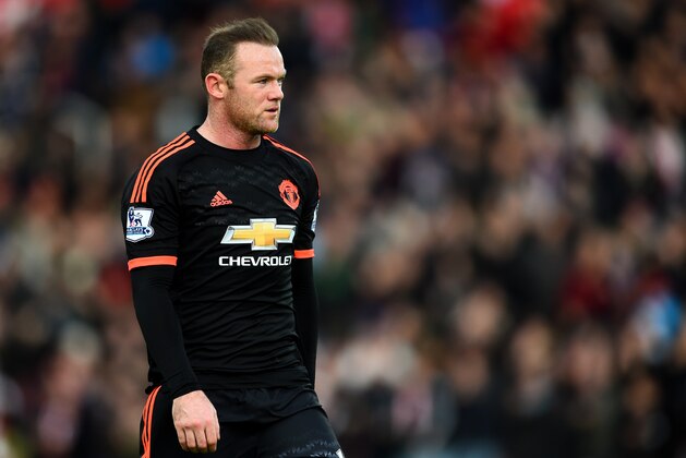 STOKE ON TRENT, ENGLAND - DECEMBER 26:  Wayne Rooney of Manchester United looks on as he leaves the pitch after the Barclays Premier League match between Stoke City and Manchester United at Britannia Stadium on December 26, 2015 in Stoke on Trent, England.  (Photo by Laurence Griffiths/Getty Images)