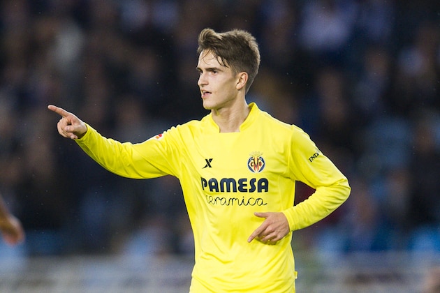 SAN SEBASTIAN, SPAIN - DECEMBER 20:  Denis Suarez of Villarreal CF celebrates after scoring during the La Liga match between Real Sociedad de Futbol and Villarreal CF at Estadio Anoeta on December 20, 2015 in San Sebastian, Spain.  (Photo by Juan Manuel Serrano Arce/Getty Images)