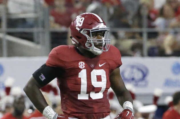 Alabama linebacker Reggie Ragland (19) looks to the sidelines during the first half of an NCAA college football game Saturday, Sept. 5, 2015, in Arlington, Texas. (AP Photo/LM Otero)