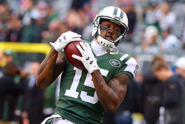 Dec 27, 2015; East Rutherford, NJ, USA; New York Jets wide receiver Brandon Marshall (15) catches a pass during the warmups for their game against the New England Patriots at MetLife Stadium. Mandatory Credit: Ed Mulholland-USA TODAY Sports