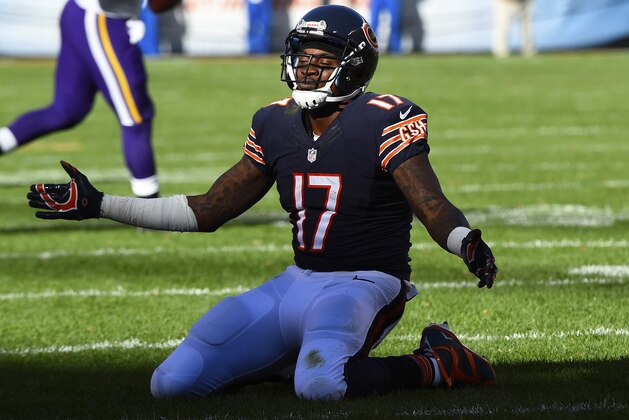 Nov 1, 2015; Chicago, IL, USA; Chicago Bears wide receiver Alshon Jeffery (17) reacts after missing a pass during the second half at Soldier Field. Mandatory Credit: Mike DiNovo-USA TODAY Sports