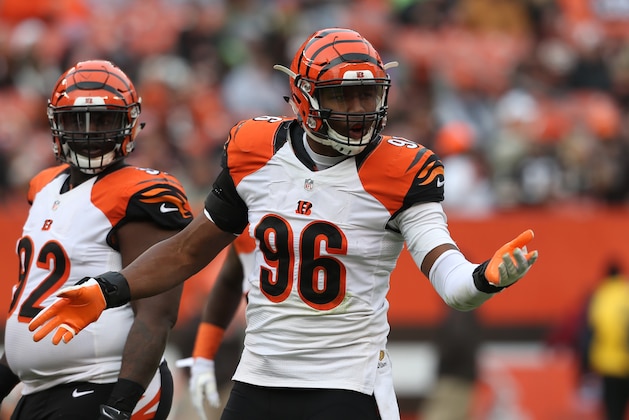 Cincinnati Bengals defensive end Carlos Dunlap (96) against the Cleveland Browns in the second half of an NFL football game, Sunday, Dec. 6, 2015, in Cleveland. (AP Photo/Ron Schwane)