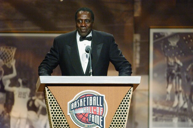 SPRINGFIELD, MA - SEPTEMBER 5:  Harlem Globetrotter 'Clown Prince' Meadowlark Lemon stands at the podium at the Basketball Hall of Fame Enshrinement Ceremony on September 5, 2003 in Springfield, Massachussetts.  NOTE TO USER: User expressly acknowledges and agrees that, by downloading and or using this photograph, User is consenting to the terms and conditions of the Getty Images License Agreement. (Photo by Jesse Garrabrant/NBAE via Getty Images)
