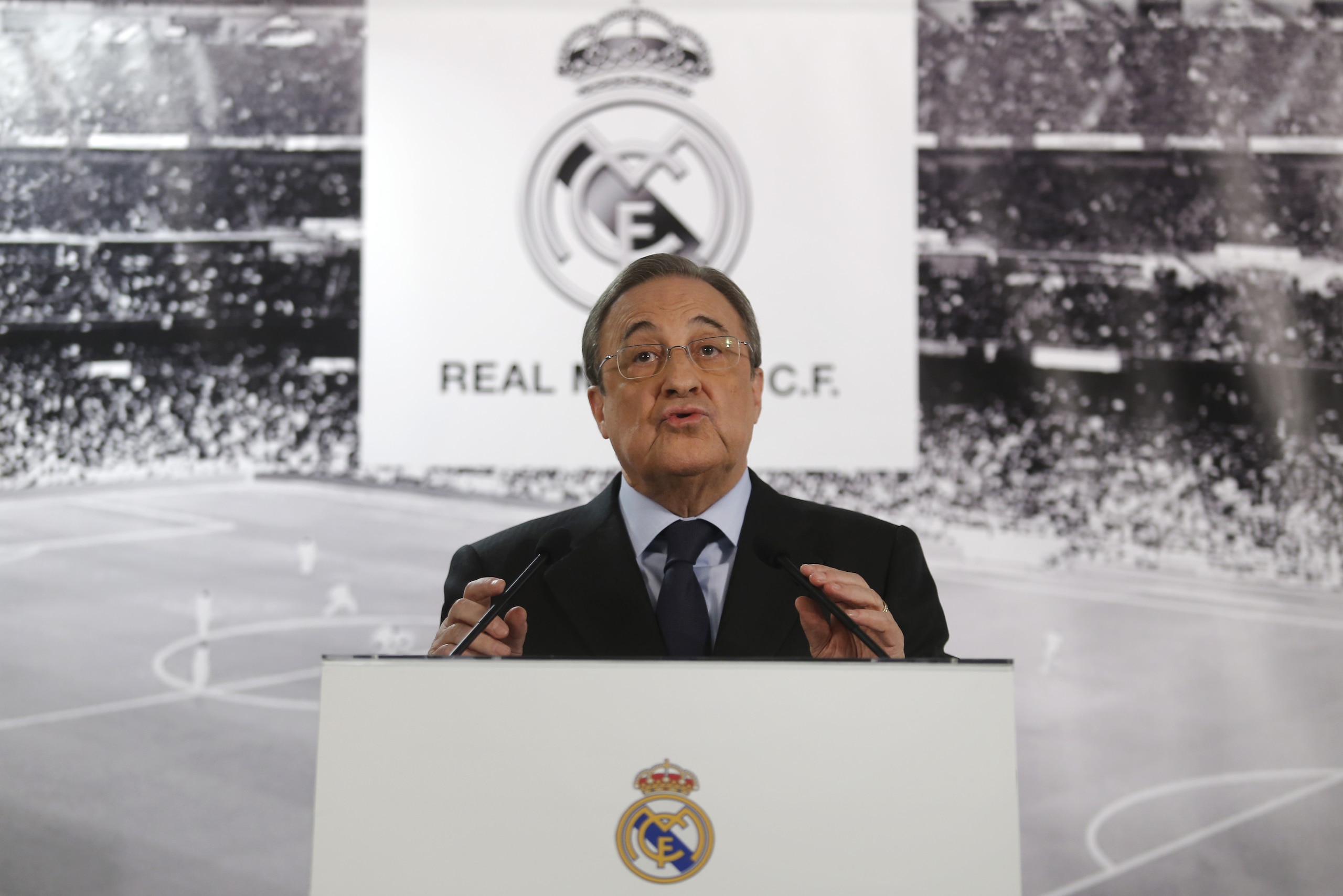 Real Madrid's President Florentino Perez talks to journalists during a news conference at the Santiago Bernabeu stadium in Madrid, Monday, Nov. 23, 2015. Perez appeared before the press two days after Real Madrid lost 0-4 against rival Barcelona. (AP Photo/Francisco Seco)