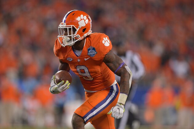 CHARLOTTE, NC - DECEMBER 05:  Wayne Gallman #9 of the Clemson Tigers runs against the North Carolina Tar Heels during the Atlantic Coast Conference Football Championship at Bank of America Stadium on December 5, 2015 in Charlotte, North Carolina. Clemson won 45-37.  (Photo by Grant Halverson/Getty Images)