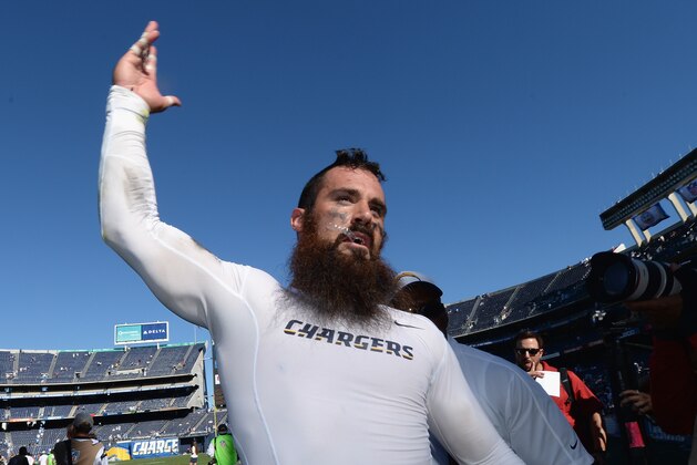 SAN DIEGO, CA - SEPTEMBER 13:  Free safety Eric Weddle #32 of the San Diego Chargers waves to fans after the Chargers defeated the Detroit Lions 33-28 at Qualcomm Stadium on September 13, 2015 in San Diego, California.  (Photo by Donald Miralle/Getty Images)