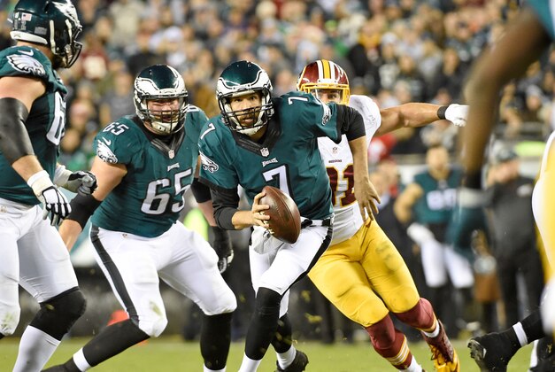 Dec 26, 2015; Philadelphia, PA, USA; Philadelphia Eagles quarterback Sam Bradford (7) scrambles out of the pocket against the Washington Redskins at Lincoln Financial Field. The Redskins defeated the Eagles, 38-24. Mandatory Credit: Eric Hartline-USA TODAY Sports