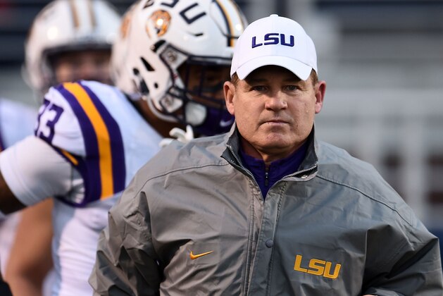 OXFORD, MS - NOVEMBER 21:  Head coach Les Miles of the LSU Tigers takes the field with his team during a game against the Mississippi Rebels at Vaught-Hemingway Stadium on November 21, 2015 in Oxford, Mississippi.  (Photo by Stacy Revere/Getty Images)