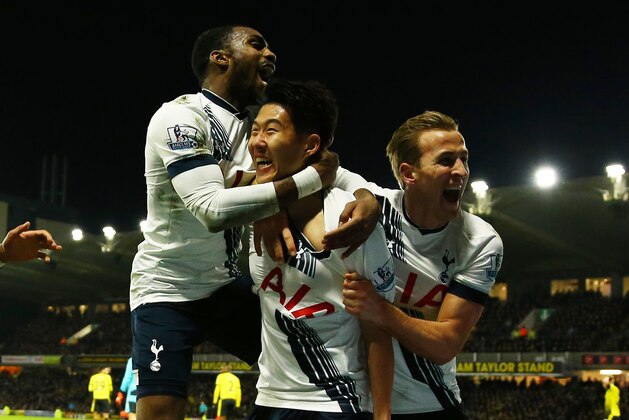 WATFORD, ENGLAND - DECEMBER 28:  Son Heung-min (C) of Tottenham Hotspur celebrates scoring his team's second goal with his team mates during the Barclays Premier League match between Watford and Tottenham Hotspur at Vicarage Road on December 28, 2015 in Watford, England.  (Photo by Richard Heathcote/Getty Images)
