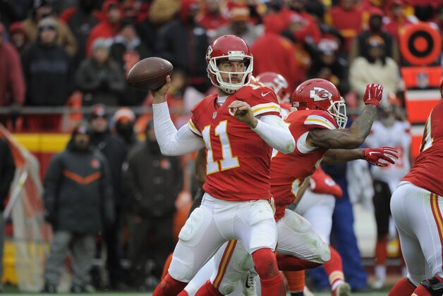 Kansas City Chiefs quarterback Alex Smith (11) throws during the second half of an NFL football game against the Cleveland Browns in Kansas City, Mo., Sunday, Dec. 27, 2015. (AP Photo/Ed Zurga)