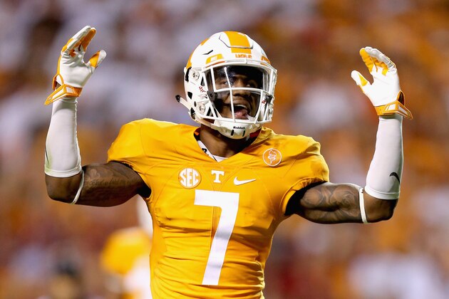 KNOXVILLE, TN - SEPTEMBER 12:  Cameron Sutton #7 of the Tennessee Volunteers celebrates against the Oklahoma Sooners during the game at Neyland Stadium on September 12, 2015 in Knoxville, Tennessee.  (Photo by Andy Lyons/Getty Images)
