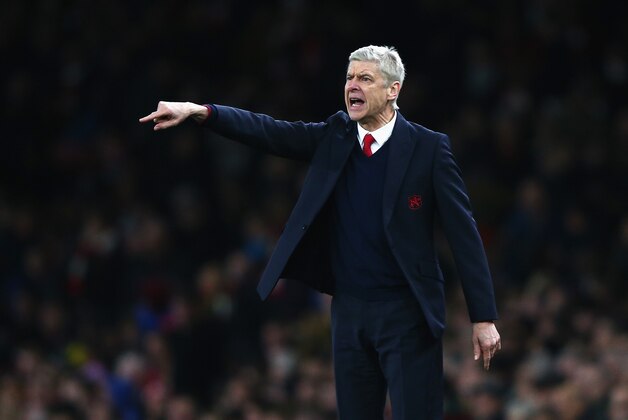 LONDON, ENGLAND - DECEMBER 28:  Arsene Wenger Manager of Arsenal gestures during the Barclays Premier League match between Arsenal and A.F.C. Bournemouth at Emirates Stadium on December 28, 2015 in London, England.  (Photo by Ian Walton/Getty Images)