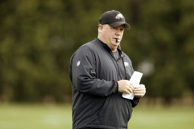 Philadelphia Eagles head coach Chip Kelly directs his team at the NFL football team's practice facility, Tuesday, Dec. 15, 2015, in Philadelphia. (AP Photo/Matt Rourke)