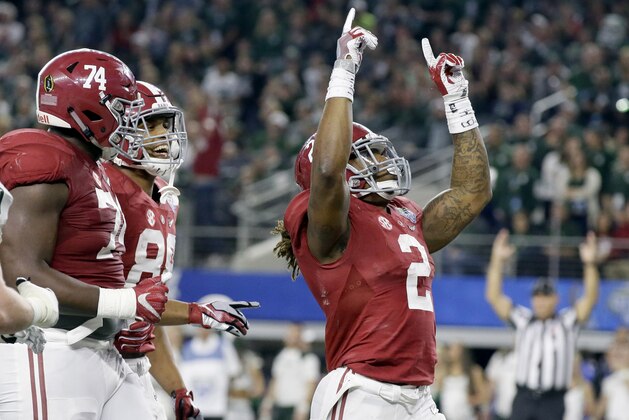 Alabama running back Derrick Henry (2) celebrates his touchdown against Michigan State during the first half of the Cotton Bowl NCAA college football semifinal playoff game, Thursday, Dec. 31, 2015, in Arlington, Texas. (AP Photo/LM Otero)