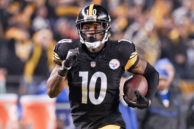 Pittsburgh Steelers wide receiver Martavis Bryant (10) runs past Indianapolis Colts cornerback Darius Butler (20) after making  catch and goes for a touchdown in the third quarter of an NFL football game, Sunday, Dec. 6, 2015, in Pittsburgh. (AP Photo/Don Wright)