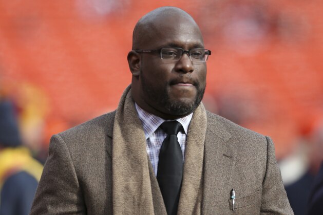 Cleveland Browns general manager Ray Farmer watches before an NFL football game between the Cincinnati Bengals and the Cleveland Browns, Sunday, Dec. 6, 2015, in Cleveland. (AP Photo/Ron Schwane)