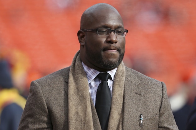 Cleveland Browns general manager Ray Farmer watches before an NFL football game between the Cincinnati Bengals and the Cleveland Browns, Sunday, Dec. 6, 2015, in Cleveland. (AP Photo/Ron Schwane)