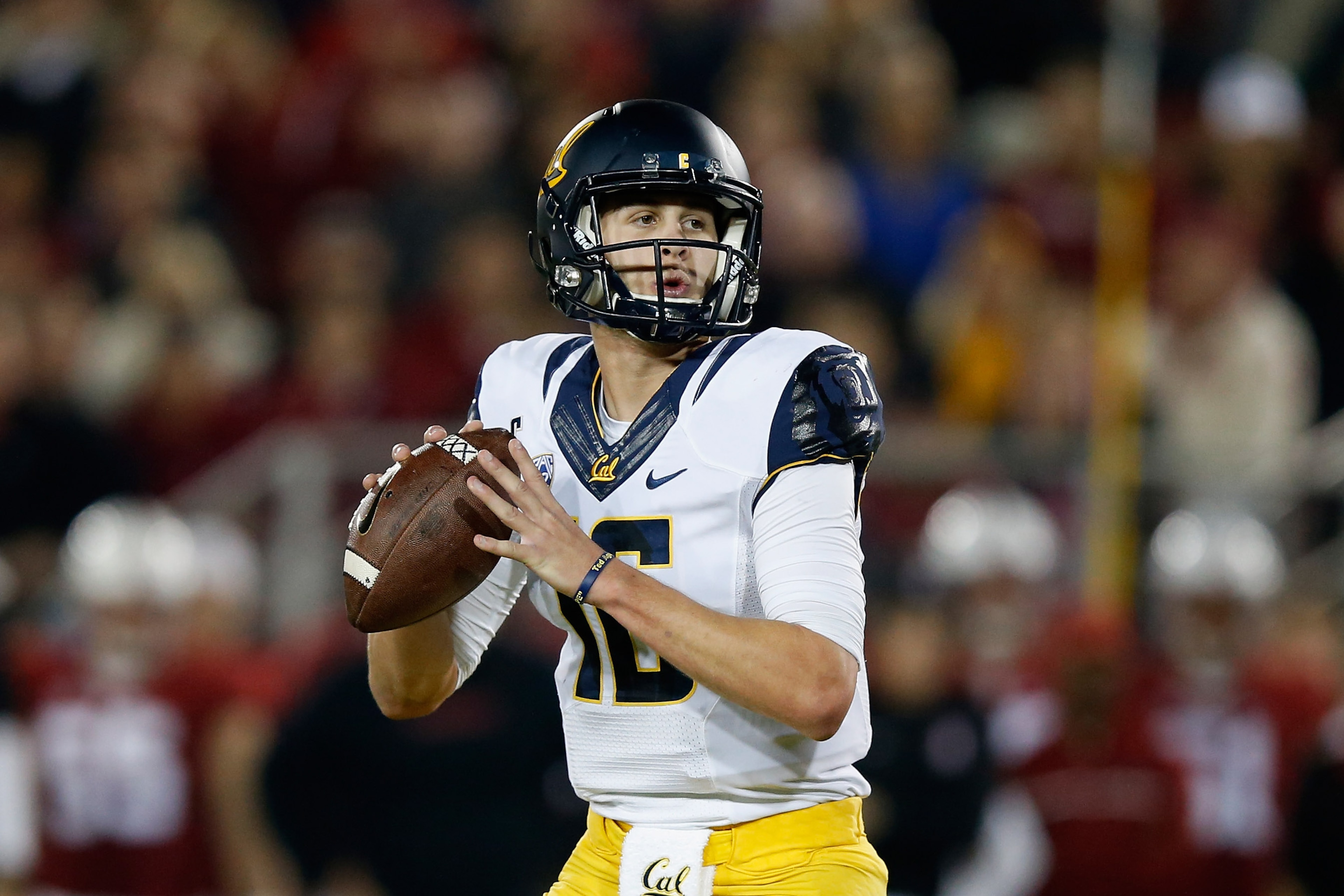 PALO ALTO, CA - NOVEMBER 21: Jared Goff #16 of the California Golden Bears in action against the Stanford Cardinal at Stanford Stadium on November 21, 2015 in Palo Alto, California. (Photo by Ezra Shaw/Getty Images) PALO ALTO, CA - NOVEMBER 21: Jared Goff #16 of the California Golden Bears in action against the Stanford Cardinal at Stanford Stadium on November 21, 2015 in Palo Alto, California. (Photo by Ezra Shaw/Getty Images)