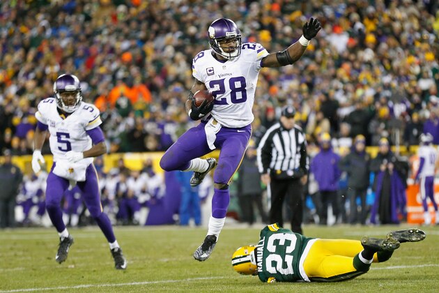 GREEN BAY, WI - JANUARY 03: Adrian Peterson GREEN BAY, WI - JANUARY 03: Adrian Peterson
